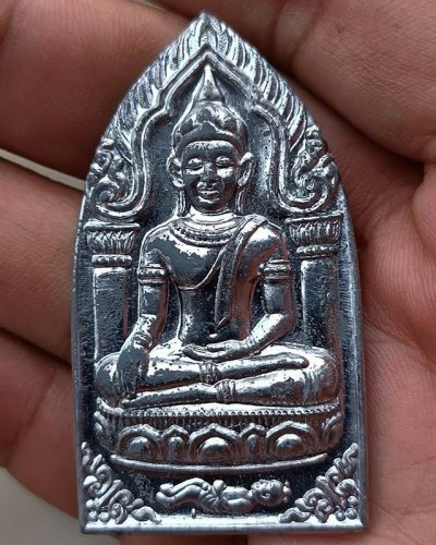 7.พระยอดขุนพลปั๊มพิมพ์สุพรรณ หลวงพ่อฑูรย์ วัดโพธินิมิตร เนื้อชินพิมพ์ใหญ่ พ.ศ. 2527 สูง 5.7 ซ.ม. สร้างจากเนื้อชินกรุเก่าที่ชำรุดแตกหัก