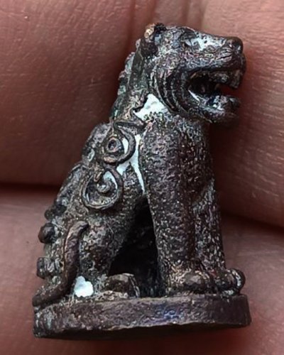 6.เสือมหาอำนาจ พยัคฆ์คำราม หลวงพ่อเกตุ วัดเกาะหลัก รุ่นแรก ปี 2531 เนื้อทองผสม ตอกโค้ด