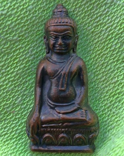 1.พระหูยาน หลังจปร. (รุ่นปืนแตก) วัดราชบพิธ พ.ศ. 2513 ในหลวงเสด็จเททอง เกจิ 108 ปลุกเสกพิธีใหญ่