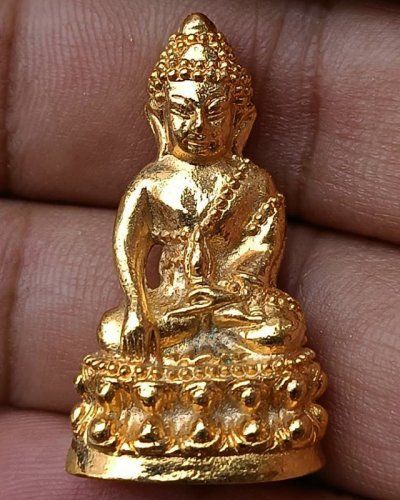 พระชัยก้นอุดผง หลวงปู่ทวด รุ่นตำหนักทอง หลวงปู่ทอง สุสังวโร วัดป่ากอสุวรรณ จ.สงขลา พ.ศ. 2540 กะหลั่ยทอง ตอกโค้ด+เลข 2469