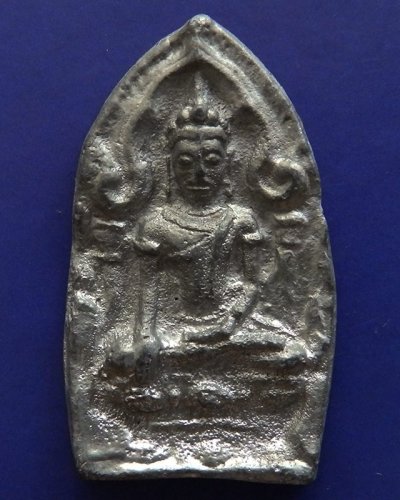 15.พระยอดขุนพลหล่อพิมพ์อยุธยา หลวงพ่อฑูรย์ วัดโพธินิมิตร เนื้อชิน พ.ศ. 2527 สูง 5 ซ.ม. สร้างจากเนื้อชินกรุเก่าที่ชำรุดแตกหัก