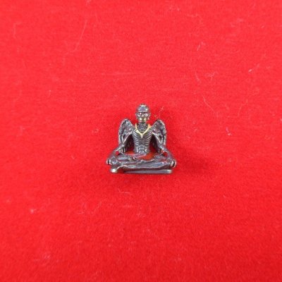 (120-) บรมครูกายแก้ว อ.หนานคง มนต์ล้านนา สำนักปู่ใหญ่ จ.เชึยงใหม่ เนื้อชนวนรมดำ พิมพ์เล็ก สวยครับ