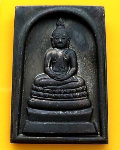 6.สมเด็จพระพุทธนวมหาราชายุจฉับปริวัตนมงคล ในหลวงครบ 6 รอบ จัดสร้างโดยสำนักนายกรัฐมนตรี พ.ศ. 2542 กล่องเดิม ตอกโค้ด