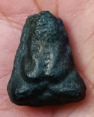 ปิดตาหลังยันต์ เนื้อเมฆพัด พระบ้านเก่าเก็บหลายสิบปีไม่ทราบเกจิ ขนาดสูง 2 ซ.ม.