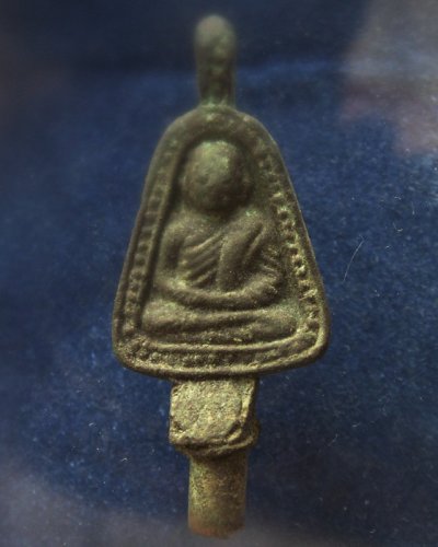 แท้ๆ จากวัด !! เหรียญหล่อจอบใหญ่ หลวงพ่อเงิน รุ่นปืนแตก วัดคงคาราม (บางคลานใต้) ตัดจากช่อกรรมการ ปี 2528 (8)