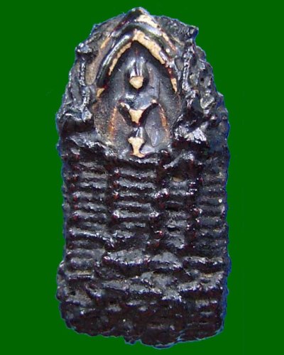 หลวงปู่ภู วัดอินทร์ พิมพ์อุ้มบาตร ถักเชือก ลงรักเก่า พร้อมตลับทองลงยา ลงหนังสือ The Art Of Siam คอลัมภ์พระเครื่องล้ำค่า