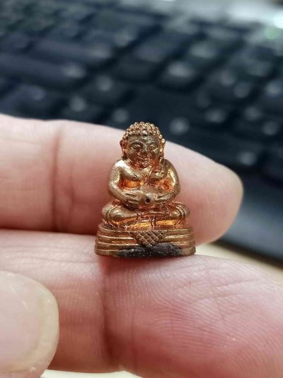 2-1808 วัดใจ 100 พระสังกัจจายน์ มหาลาภ รุ่นแรก หลวงพ่อนงค์ วัดบางน้ำชน ธนบุรี กรุงเทพ 2566 หมายเลข 1602 กล่องเดิม