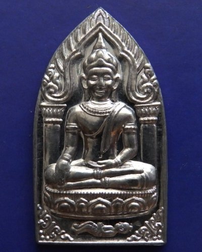 9.พระยอดขุนพลปั๊มพิมพ์สุพรรณ หลวงพ่อฑูรย์ วัดโพธินิมิตร เนื้อชินพิมพ์ใหญ่ พ.ศ. 2527 สูง 5.7 ซ.ม. สร้างจากเนื้อชินกรุเก่าที่ชำรุดแตกหัก