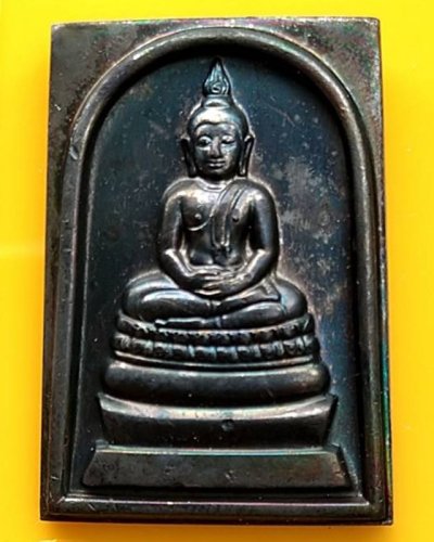 9.สมเด็จพระพุทธนวมหาราชายุจฉับปริวัตนมงคล ในหลวงครบ 6 รอบ จัดสร้างโดยสำนักนายกรัฐมนตรี พ.ศ. 2542 กล่องเดิม ตอกโค้ด