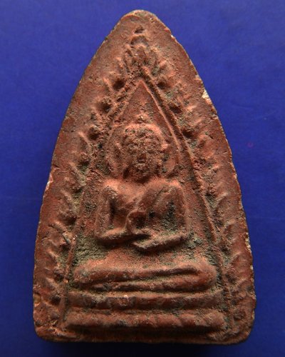 3.หลวงปู่เฮี้ยง วัดป่า พิมพ์พระพุทธประทานพร 2 หน้า เนื้อผงผสมว่านสบู่เลือด