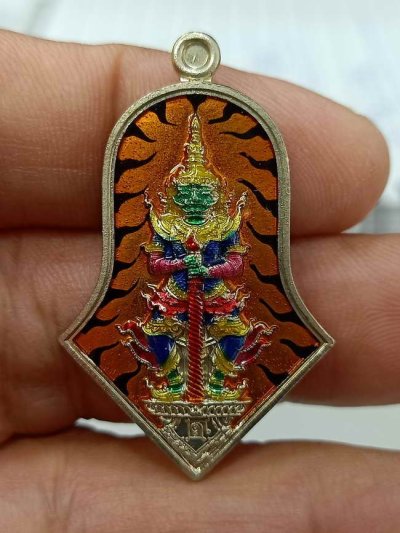 2-517 วัดใจ 100 เหรียญจำปี ท้าวเวสสุวรรณ รุ่นรวยทันใจ ที่ระลึกสร้างศาลาการเปรียญ หลวงปู่บุดดา วัดป่าใต้พัฒนาราม จ.สระแก้ว 2564 อัลปาก้า ลงยาลายเสือ หลังลงยาแดง หมายเลช 128 กล่องเดิม