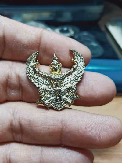 2-1268 G1 วัดใจ 150 องค์พญาครุฑรุ่น ราชาฤกษ์ ที่ระลึกผ้ากฐินพระราชทาน หลวงพ่อวราห์ วัดโพธิทอง บางมด จ.กรุงเทพ 2567 กะไหล่ทอง โค้ด ว กล่องเดิม