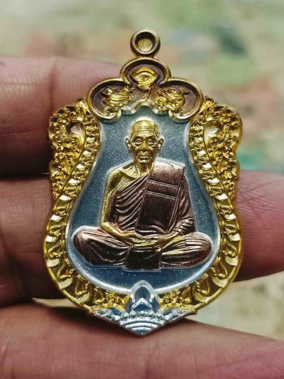 2-1769 วัดใจ 100 เหรียญเสมา 8 รอบ หลวงปู่นิ่ม โชติธัมโม วัดพุทธมงคล จ.สุพรรณบุรี 2566 งาน 3K หมายเลข 141 กล่องเดิม