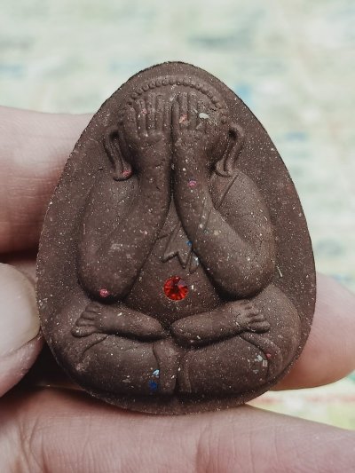 1-1347 วัดใจ 50 พระปิดตา รวยแสนล้าน หลวงปู่หมุน วัดบ้านจาน จ.ศรีสะเกษ 2565 หมายเลข 527 กล่องเดิม