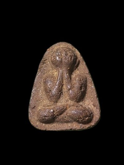 พระปิดตา หลวงปู่เกลี้ยง วัดเนินสุทธาวาส จ.ชลบุรี รุ่นแรก ผสมผงเก่าหลวงพ่อโตวัดเนิน 1 ในปิดตา 5 เสือ ชลบุรี