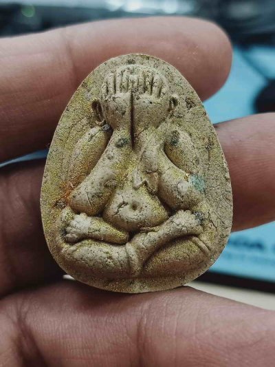 2-1465 วัดใจ 100 พระปิดตาปลดหนี้จัมโบ้ รวยมหาเศรษฐี หลวงพ่อนงค์ วัดบางน้ำชน ธนบุรี จ.กรุงเทพ ปี 2566 จัมโบ้ มวลสารดี หมายเลข 200 กล่องเดิม