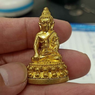 2-55 เปิดราคาจองส่งฟรี 300 พระกริ่งเจริญพร หลวงพ่อจอย วัดโนนไทย จ.นครราชสีมา ปี 2558 เนื้อทองทิพย์ หมายเลข 493 สร้าง 999 องค์ กล่องเดิม