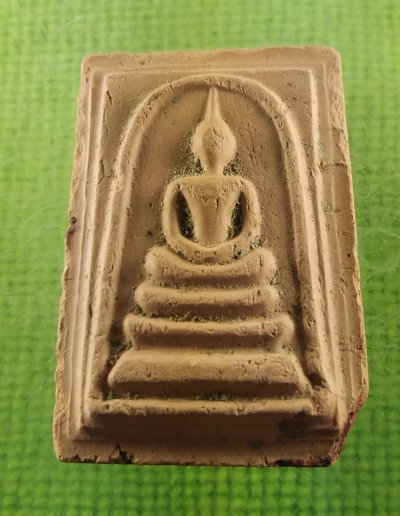 พระสมเด็จวัดเกศไชโย เนื้อดินผสมกระเบื้องหลังคาโบสถ์ พศ.2521 จ.อ่างทอง ลป.โต๊ะ,ลพ.คูณ,ลป.สุด ,ลพ.แช่ม ฯลฯปลุกเสก