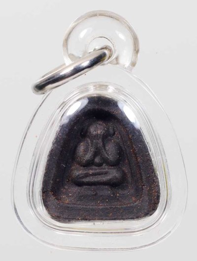 พระปิดตา หลวงปู่เฮี้ยง พิมพ์ซุ้มตันจิ๋ว หลังยันต์โน๊ต เนื้อผงคลุกรัก ปี2507 จ.ชลบุรี (แชมป์)