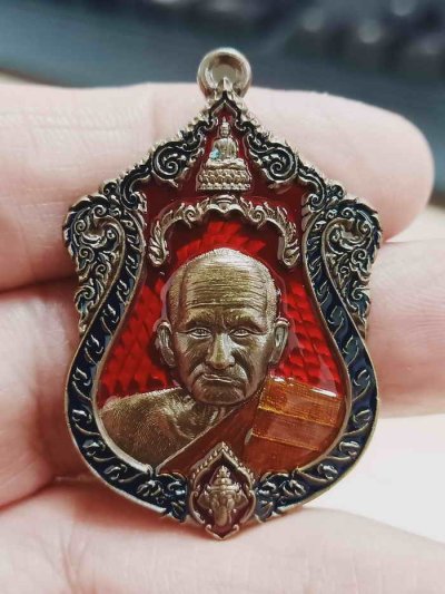 2-1959 วัดใจ 100 เหรียญเสมาเจ้าสัวเทพประทานพร หลวงพ่อเงิน พุทธโชติ วัดท้ายน้ำ จ.พิจิตร 2567 ทองแดงทิพย์ ผิวชนวน ลงยา หมายเลข 25 สร้าง 49 กล่องเดิม