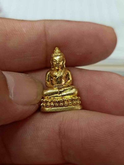 2-79 วัดใจ 100 รูปหล่อที่ระลึกทอดกฐินสามัคคี หลวงปู่แสง วัดโพธิ์ชัย จ.นครพนม 2562 ทองเหลือง หมายเลข 697 กล่องเดิม