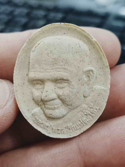 2-1430 วัดใจ 50 พระผงรูปเหมือนหลวงปู่ทวด รุ่นสมโภช 1 วัดแม่ตะไคร้ อำเภอแม่ออน จังหวัดเชียงใหม่+มาพร้อมภาพครูบาบุญชุ่ม 2561