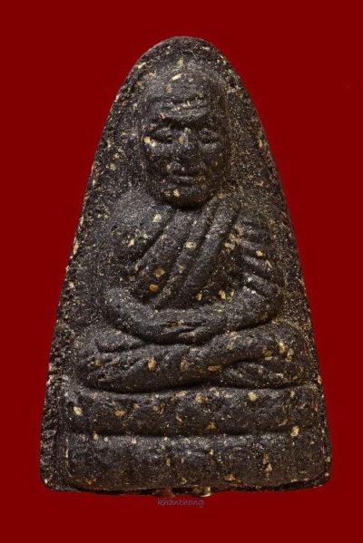 ʕ•́ᴥ•̀ʔっ. . พระเนื้อว่าน ดินกากยายักษ์ "หลวงปู่ทวด" วัดท่าไทร จ.สุราษฏร์ฯ ปี 2537. . พิมพ์เล็ก หรือ พิมพ์หน้าปี 24