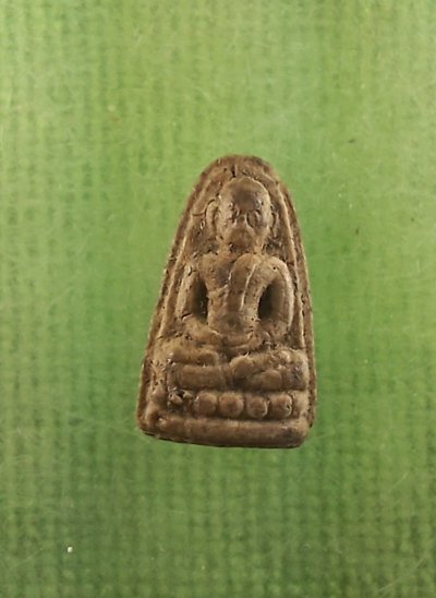 เปิดพระเพชรกลับ หลวงพ่อมหาวิบูลย์ รุ่นแรก หลังจาร ยะธาพุทโธนะ ยันต์กลับพระพทุธเจ้า 5 พระองค์ กลับร้ายกลายเป็นดี