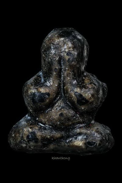 ʕ•́ᴥ•̀ʔっ. . พระปิดตา หลวงพ่อทองสุข วัดสะพานสูง เนื้องผงคลุกรัก รุ่นแจกแม่ครัว ปี2520-2525 + บัตรตรวจสอบ