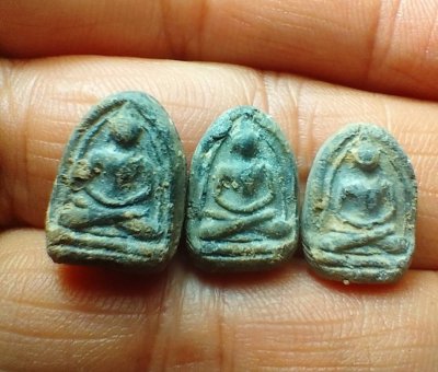 พระพิหยดแป้งจิ๋ว