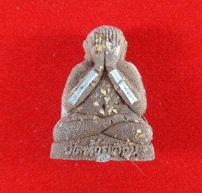 (เคาะเดียวแดง) พระปิดตาเศรษฐีมหาลาภ หลวงพ่อพัฒน์ วัดห้วยด้วน จ.นครสวรรค์ เนื้อผงมวลสารสีน้ำตาล ฝั่งตะกรุดเงิน สวยครับ