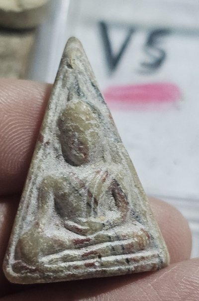 80 บาท นางพญา หลวงพ่อกวย วัดโฆสิตาราม เนื้อผงน้ำมัน