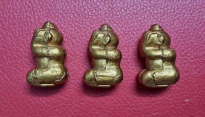 !!!! 3 องค์ !!!! ปิดตานางพราย ผงพรายกุมาร พระมหาสุรศักดิ์ หลวงพ่อสิน หลวงปู่ฮ้อ หลวงปู่ฮก หลวงปู่ฟู ร่วมปลุกเสก ปี 2559 วัดหมอมุ่ย จ.ระยอง เลข 137 / 187 / 160