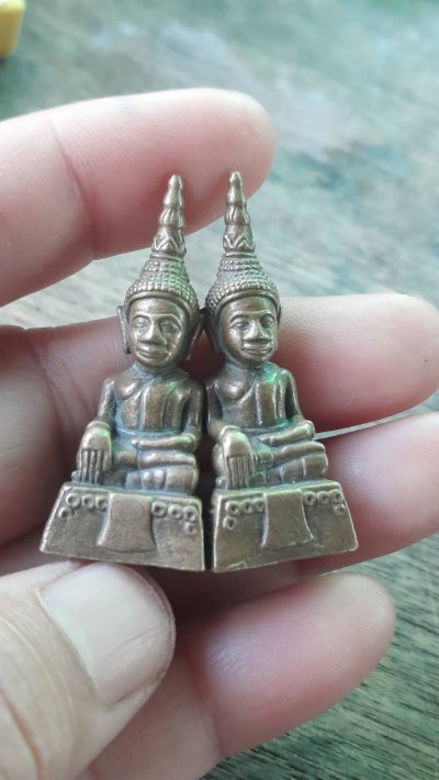 พระกริ่งหลวงพ่อใหญ่  วัดโพธิ์ย่อยบ้านยาง รุ่น 1 จำนวน 2 องค์ +++ม1