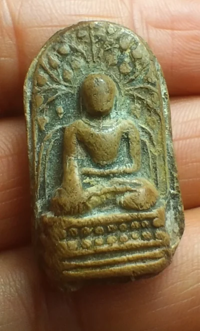 พระดินเก่า