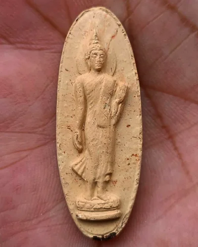 คัดสวย มีหน้าตา...พระลีลา 25 พุทธศตวรรษ เนื้อดินแร่