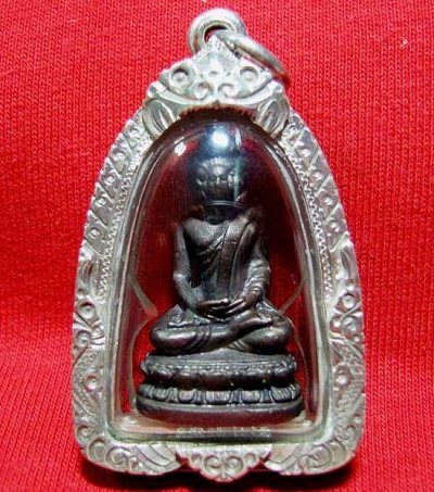 2000.-พระกริ่งเศรษฐีนวโกฏิ รุ่น2 ปี37 วัดระหารไร่ จ.ระยอง มูลนิธิหลวงปู่ทิมสร้าง เลี่ยมกรอบเงิน