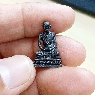 ✅1-2062 วัดใจ 50 รูปหล่อหลวงปู่ย้อย วิจารโณ (พระครูวิชัยสาธุกิจ) วัดทรงเสวย อ.วัดสิงห์ จ.ชัยนาท กล่องเดิม***เทพเจ้าวาจาสิทธิ์แห่งลุ่มน้ำท่าจีน
