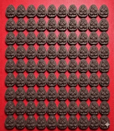 !! 100 องค์ !!!! พระปิดตาเสาร์ 5 รุ่นเพิ่มทรัพย์เพิ่มสุข หลวงปู่หงษ์ พรหมปัญโญ วัดเพชรบุรี สุรินทร์ ปี 53 ฝังตะกรุดเงิน 2 ดอก **แจกให้กับผู้ร่วมในพิธี** (ไม่มีกล่อง)