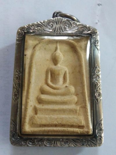 800.- พระสมเด็จหลังพระธาตุพนม เลี่ยมกรอบเงิน