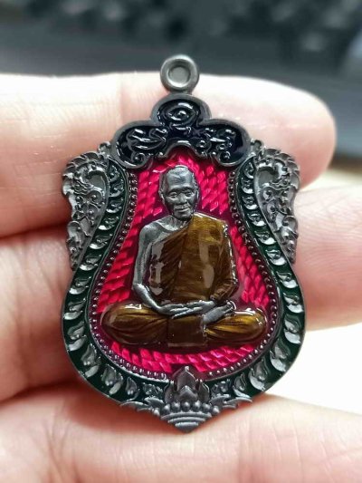 ✅2-2062 วัดใจ 100 เหรียญเสมา 8 รอบหลวงพ่อทองดี ผาสุโก วัดอรุณวนาราม จ.อุบลราชธานี 2568 ทองแดงรมดำ ลงยา หมายเลข 56 กล่องเดิม