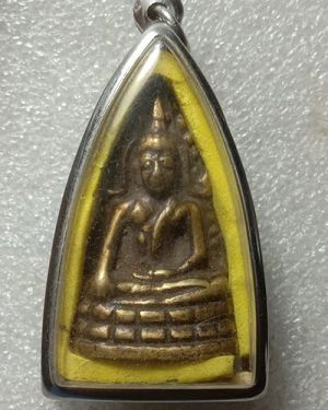 เริ่มต้นที่ 50 บาท พระพุทธชินราช เนื้อโลหะเก่า พร้อมกรอบ