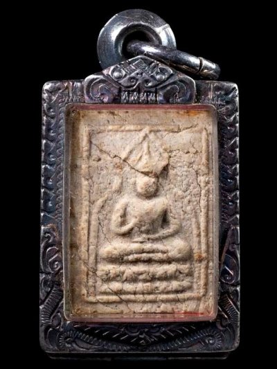 2500.-พระผงของขวัญ ออกวัดเกาะจันทร์ ปี 2497 หลังยันต์ จ.ฉะเชิงเทรา (หลวงพ่อสด วัดปากน้ำปลุกเสก)  พร้อมตลับเงิน