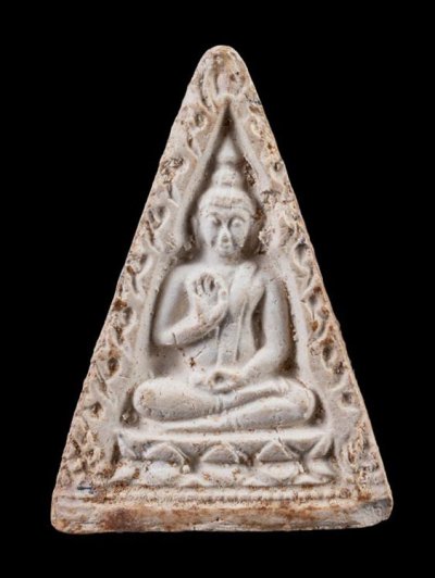 1300- พระผงของขวัญ วัดปากน้ำ รุ่น4 พิมพ์ 3เหลี่ยม องค์ที่ 4