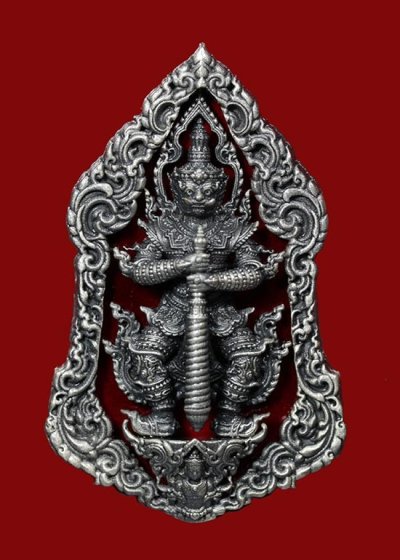 800.- ท้าวเวสสุวรรณ วัดแค จ.สุพรรณ รุ่นปลดหนี้  ปี2565 ประทับยันต์หลังเหรียญ และลายมือหลวงพ่ออิฏฐ์ วัดจุฬามณี เนื้อบรอนซ์ ชุบเงินซาติน ลงยาแดง